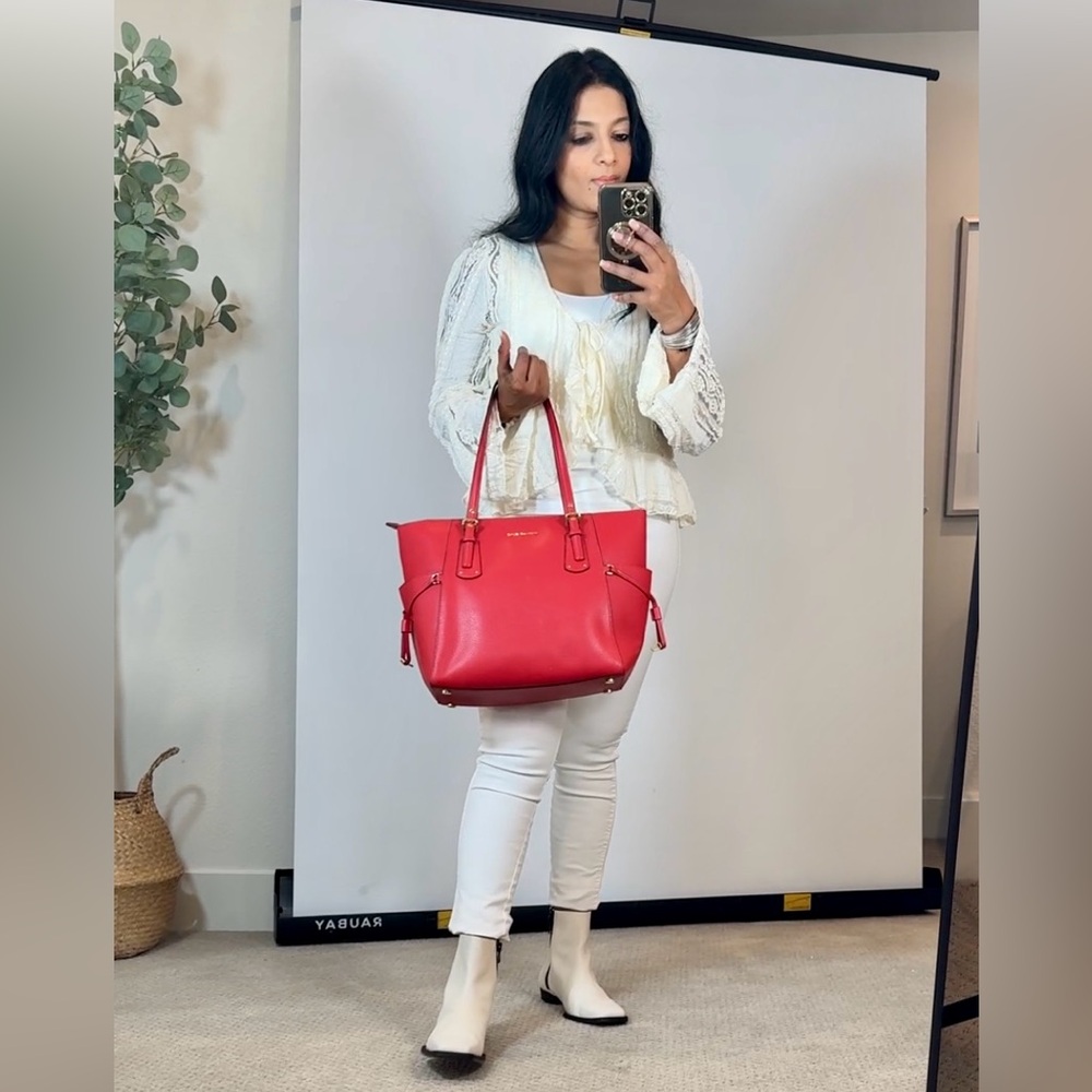 MICHAEL KORS VOYAGER EAST WEST MK SIGNATURE TOTE SHOULDER BAG